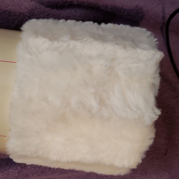 Comma Plush Throw Blanket - Picture 3 of 3